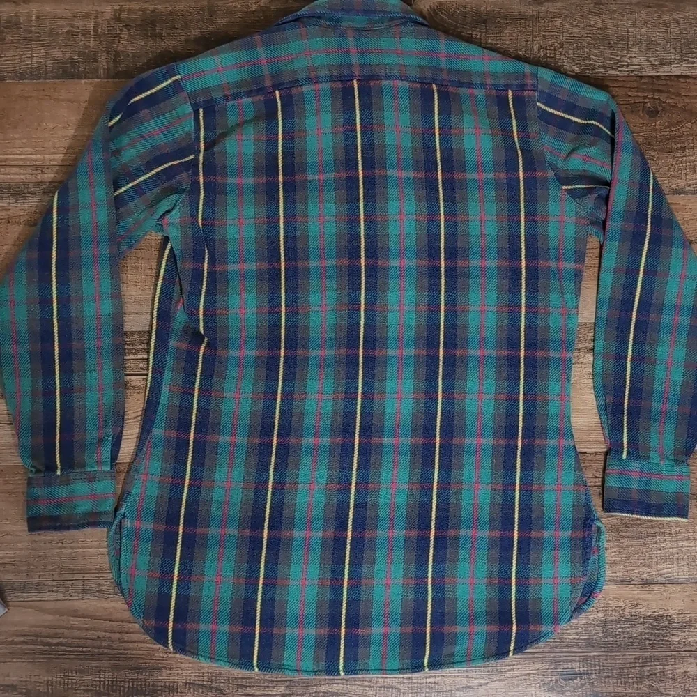 Vintage 70s Levi's Heavyweight Flannel Blue Tag Size Medium in Green and Blue